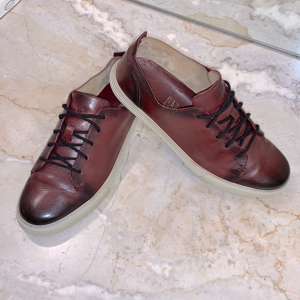 Gucci Mens Betis Calf Chardonnay Leather Sneakers. Excellent Condition